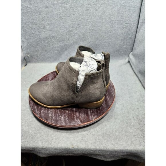 Gray Womens Suede Ankle Boots With Wooden Block Heel & Side Zipper - Picture 5 of 13